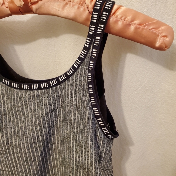 NIKE Sports Top - Picture 10 of 16